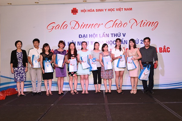 Minh Tâm tài trợ kim cương trong hội nghị sinh hóa miền Bắc