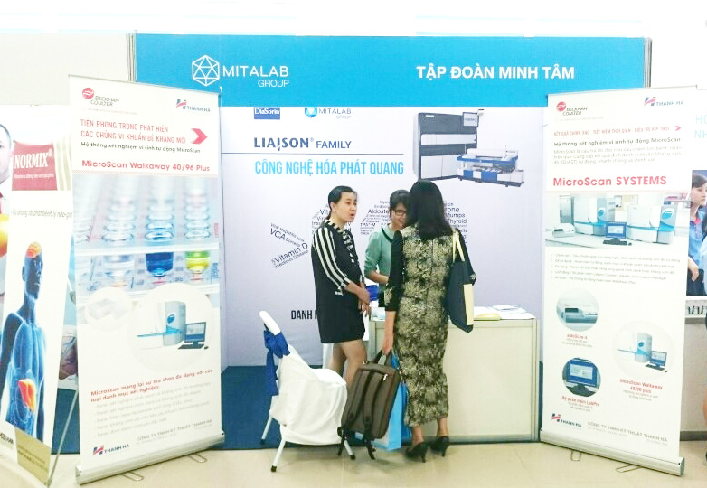Minh Tâm giới thiệu sản phẩm tại Hội nghị Truyền nhiễm toàn quốc 2016