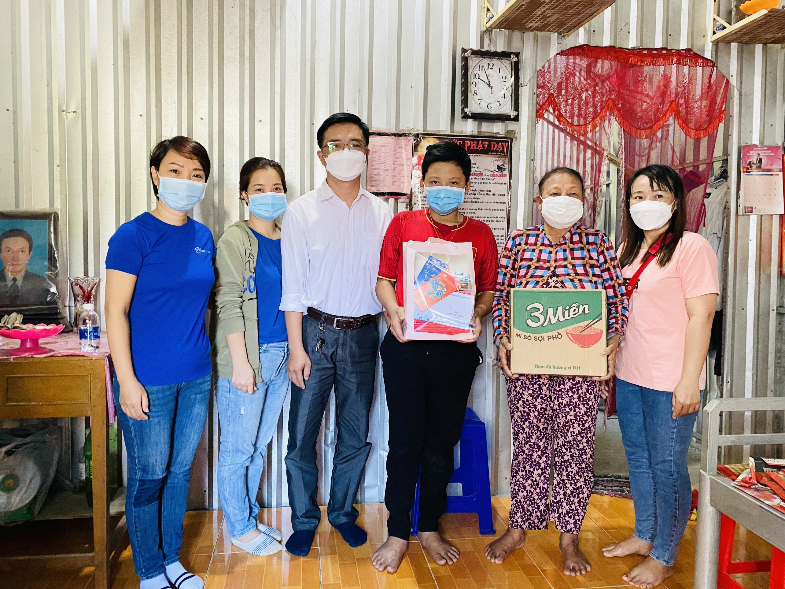 ĐAN TAY KẾT YÊU THƯƠNG ĐẾN VỚI NHỮNG HOÀN CẢNH KHÓ KHĂN TẠI MẢNH ĐẤT THÁP MƯỜI