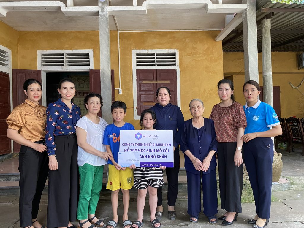 ĐỒNG HÀNH CÙNG HỌC SINH NGHÈO VƯỢT KHÓ TỈNH QUẢNG BÌNH VIẾT TIẾP NHỮNG ƯỚC MƠ