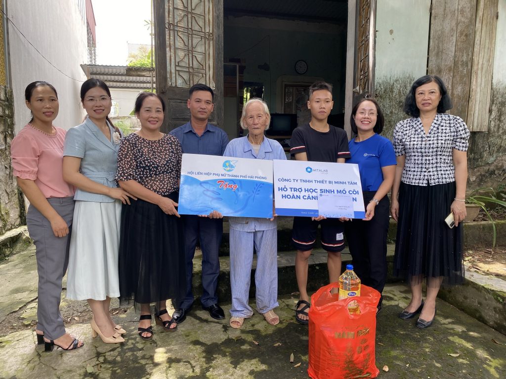HỖ TRỢ CÁC EM HỌC SINH MỒ CÔI VỮNG TIN BƯỚC VÀO NĂM HỌC MỚI
