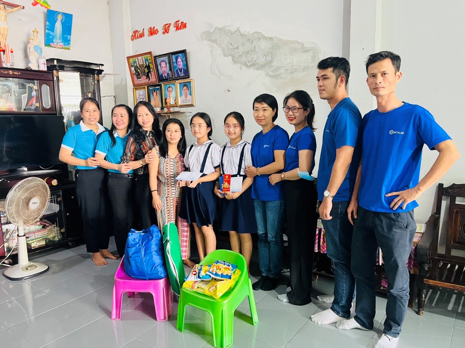 TIẾP THÊM NIỀM TIN VÀ SỨC MẠNH TINH THẦN CHO HỌC SINH CÓ HOÀN CẢNH KHÓ KHĂN TẠI TÂY NINH