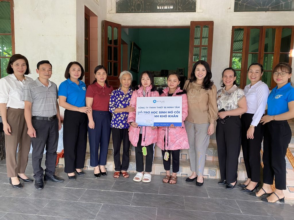CHUYẾN TỪ THIỆN ĐẾN VỚI TUYÊN QUANG CỦA NHÓM THIỆN NGUYỆN NỐI VÒNG TAY LỚN – TAY CHUNG TAY NỐI TIẾP YÊU THƯƠNG