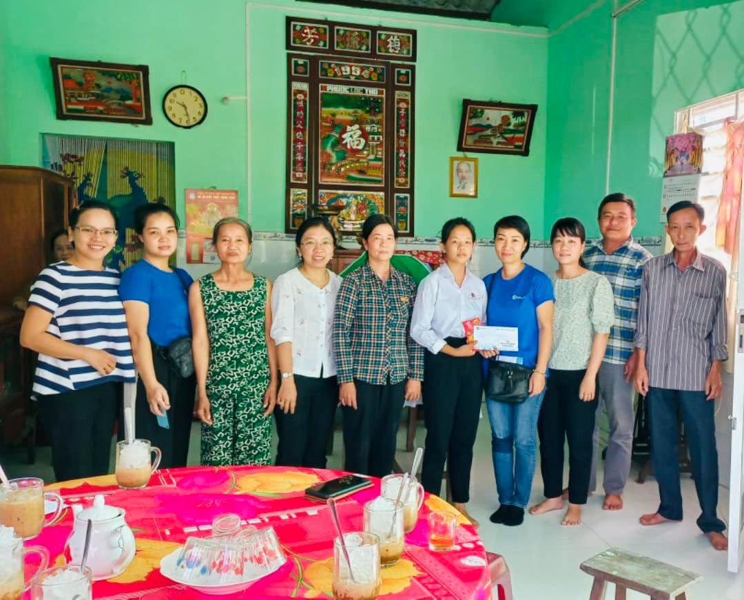NĂNG LƯỢNG YÊU THƯƠNG ĐƯỢC TRAO GỬI TỚI CÁC EM HỌC SINH CÓ HOÀN CẢNH KHÓ KHĂN TẠI TỈNH VĨNH LONG