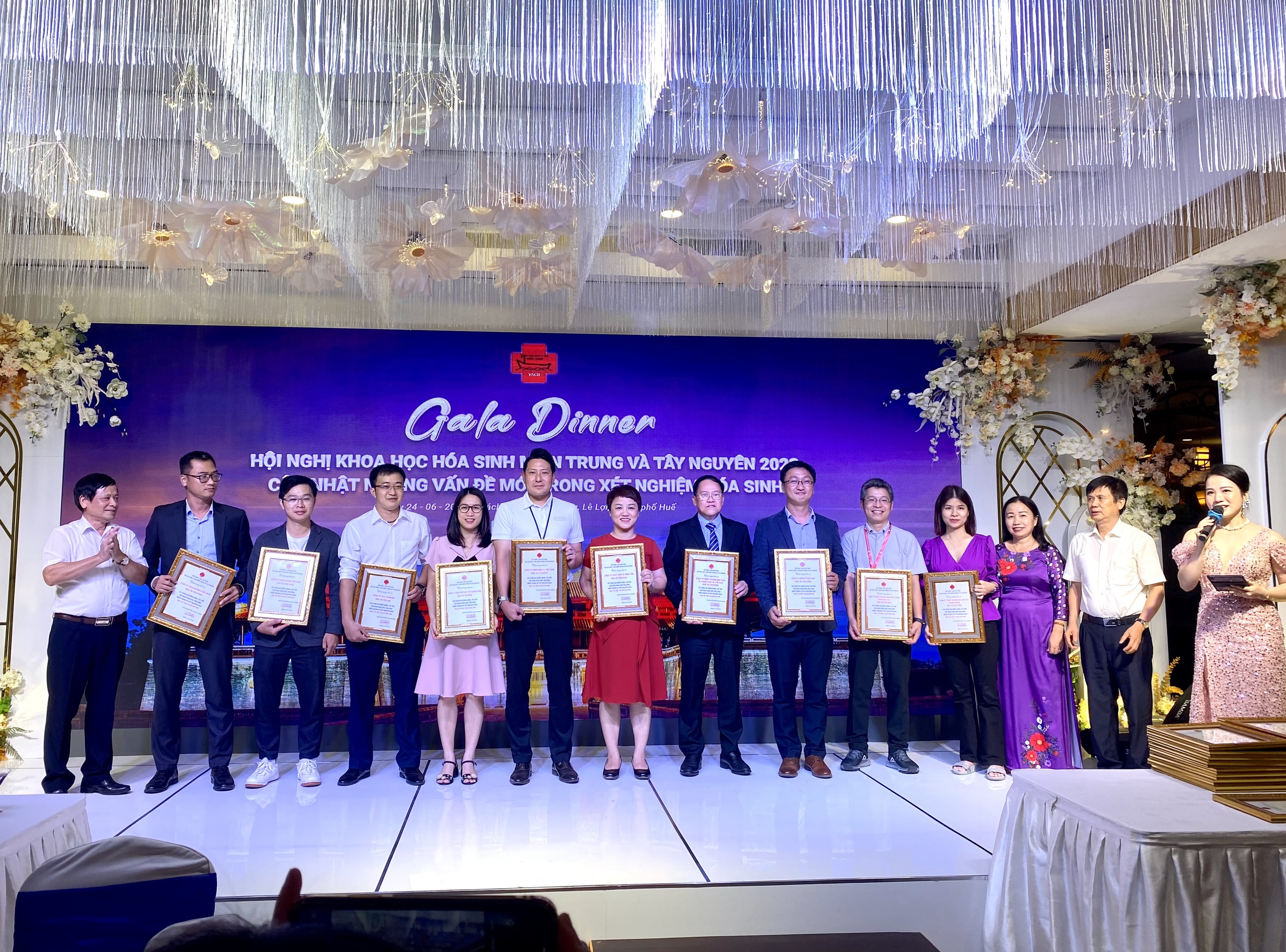 HỘI NGHỊ HÓA SINH Y HỌC MIỀN TRUNG VÀ TÂY NGUYÊN NĂM 2023 & CẬP NHẬT NHỮNG VẤN ĐỀ MỚI TRONG XÉT NGHIỆM HÓA SINH