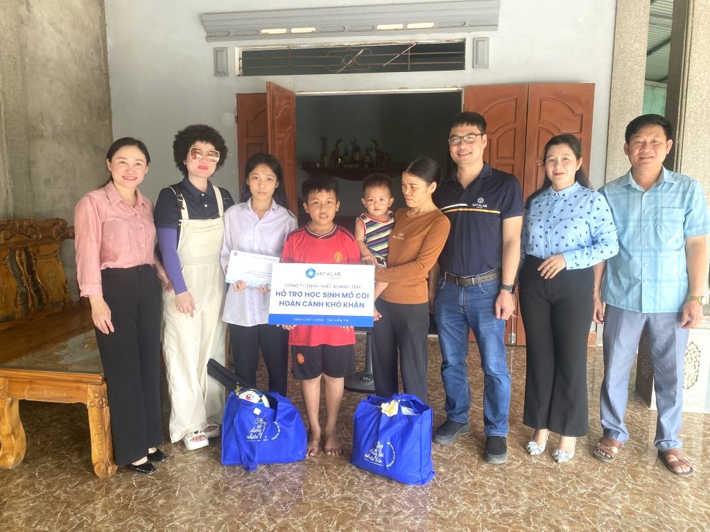 HÀNH TRÌNH KHÔNG MỎI: VIẾT TIẾP ƯỚC MƠ CÙNG CÁC EM HỌC SINH NGHÈO TỈNH HÀ TĨNH