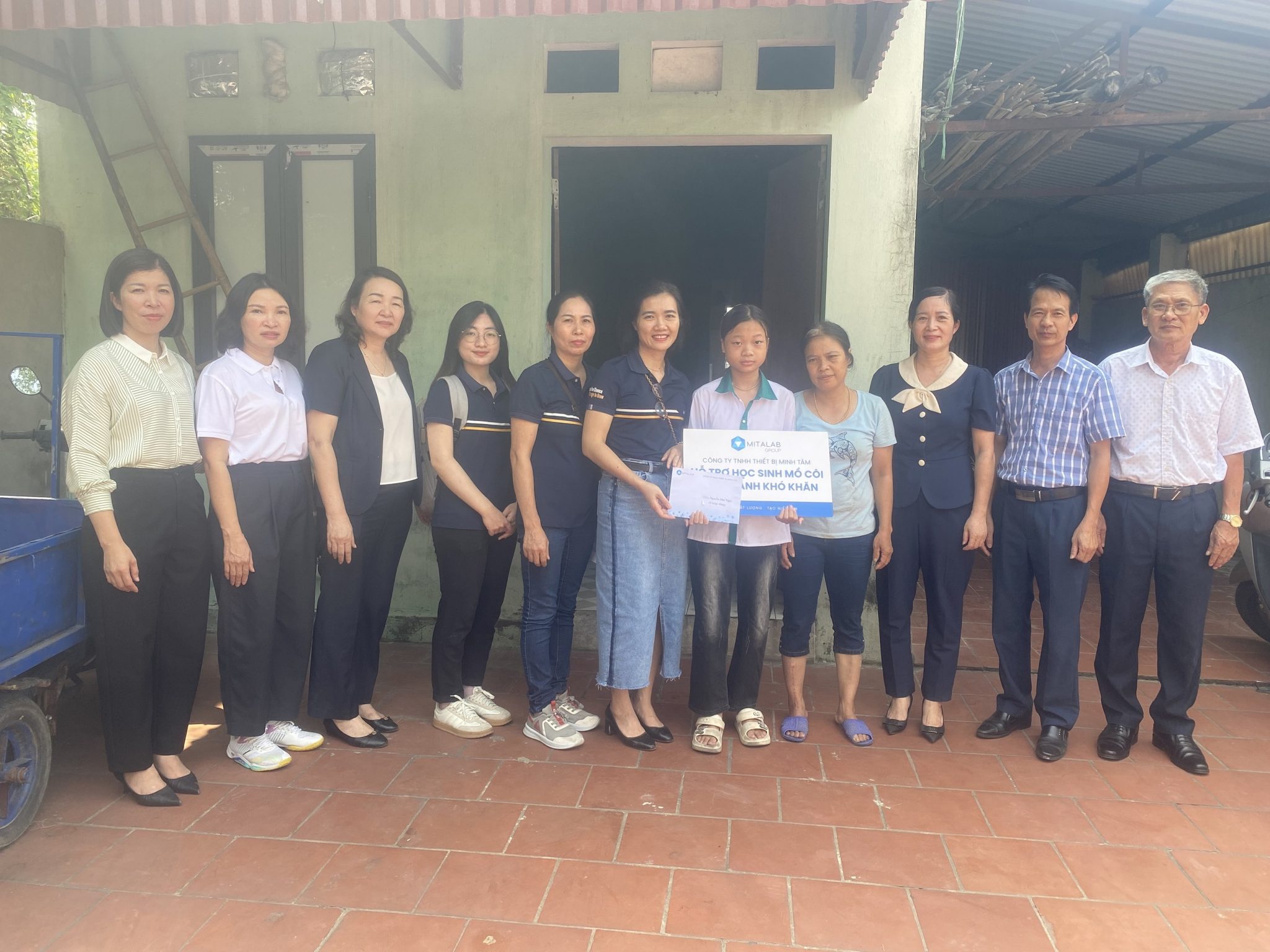 TIẾP THÊM Ý CHÍ VÀ NIỀM TIN HỌC TỐT CHO HỌC SINH NGHÈO TỈNH BẮC NINH