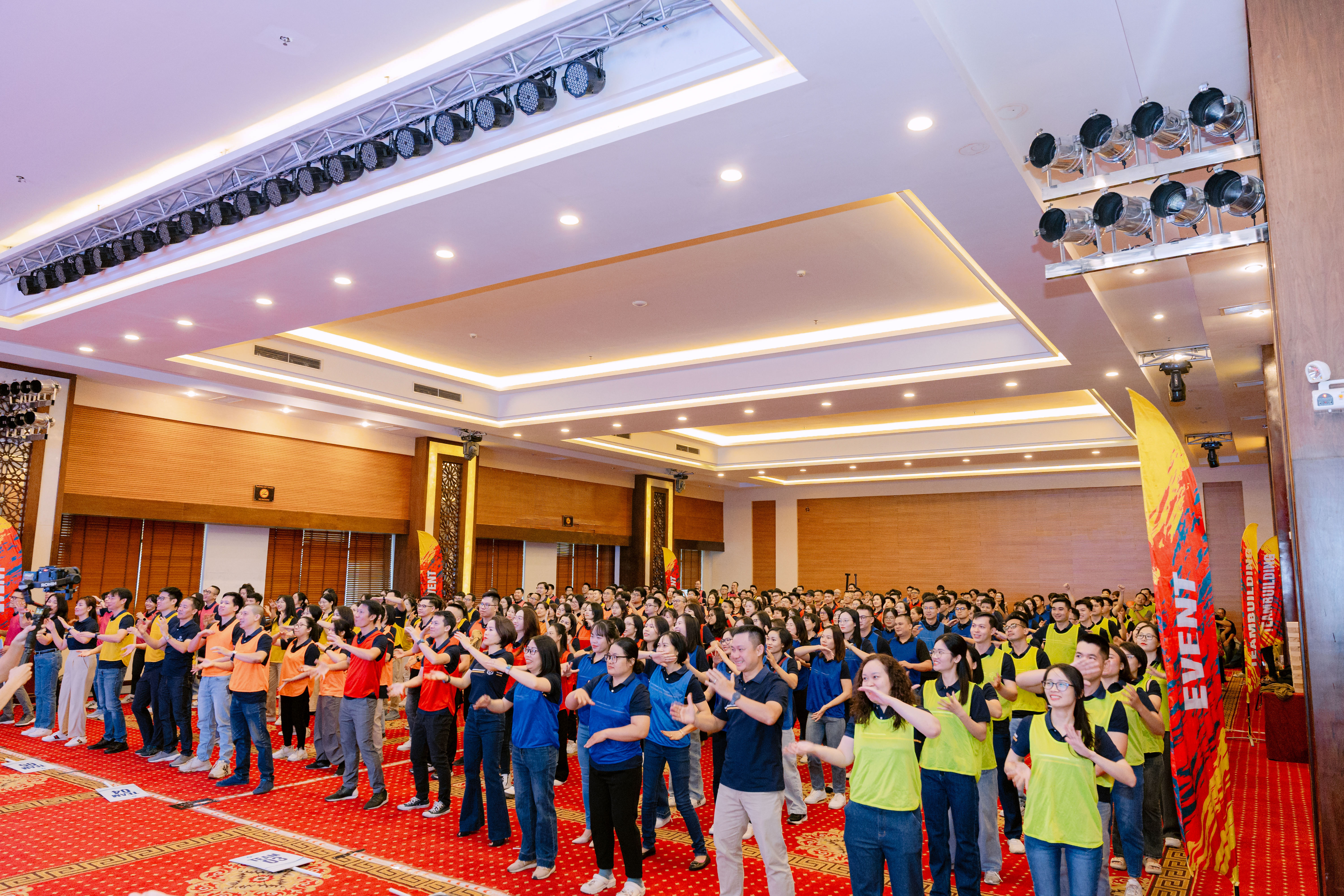 MITALAB TƯNG BỪNG ĐÓN TUỔI 23 TẠI THÀNH PHỐ HẠ LONG (QUẢNG NINH)