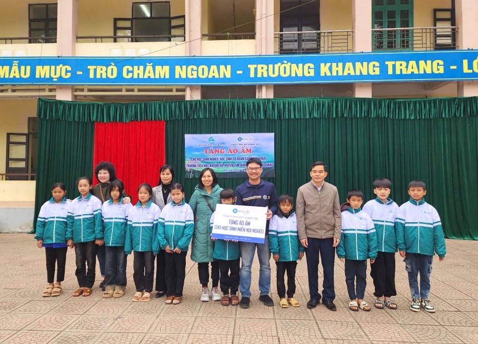 MANG HƠI ẤM TỚI TRƯỜNG TIỂU HỌC & THCS KHUÔN HÀ – TỈNH TUYÊN QUANG