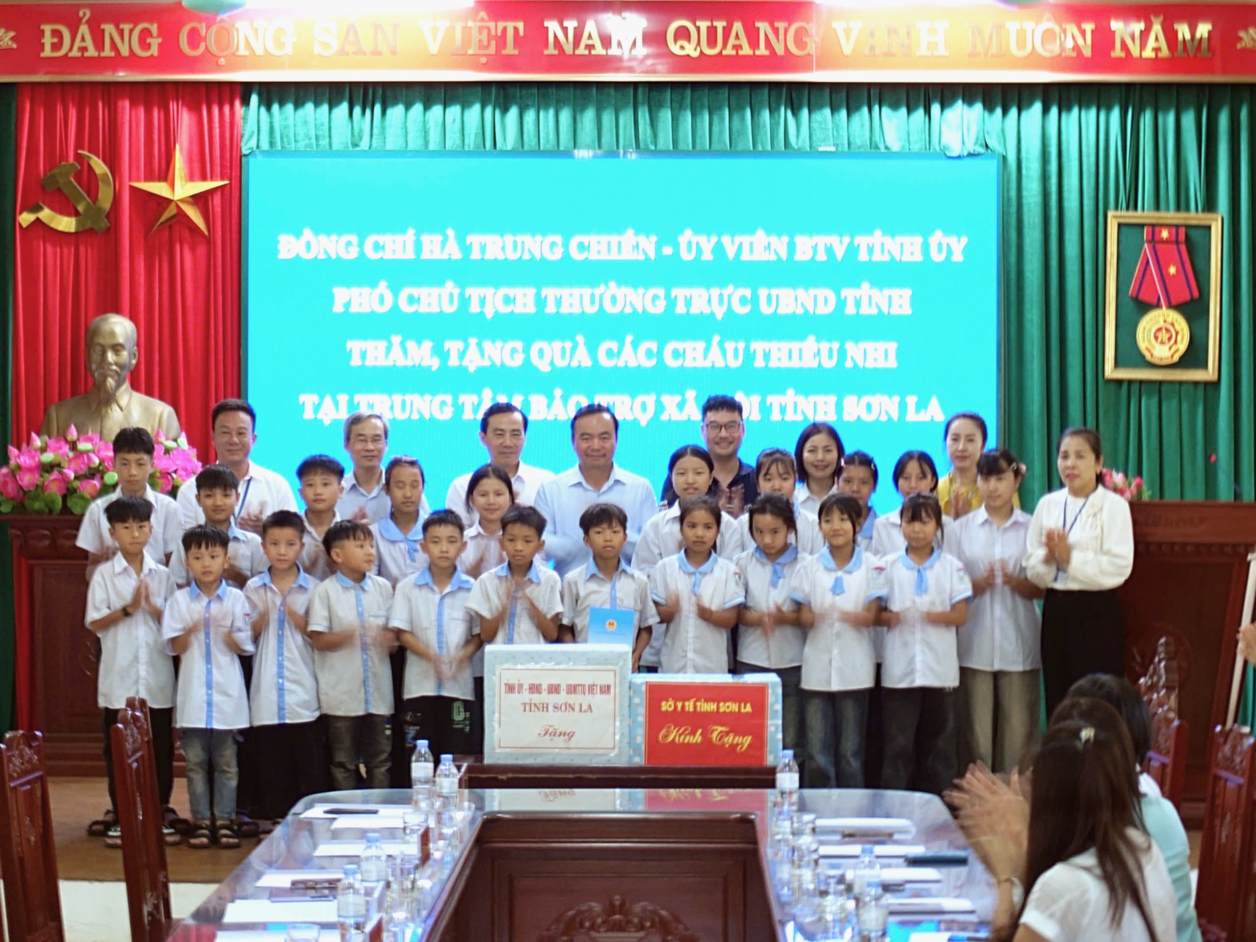 MITALAB LAN TỎA YÊU THƯƠNG ĐẾN TRẺ MỒ CÔI VÀ NGƯỜI GIÀ NEO ĐƠN TẠI TRUNG TÂM BẢO TRỢ XÃ HỘI TỈNH SƠN LA